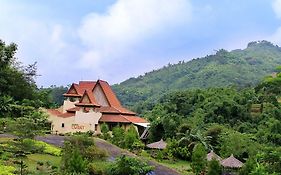 Driam Riverside Resort